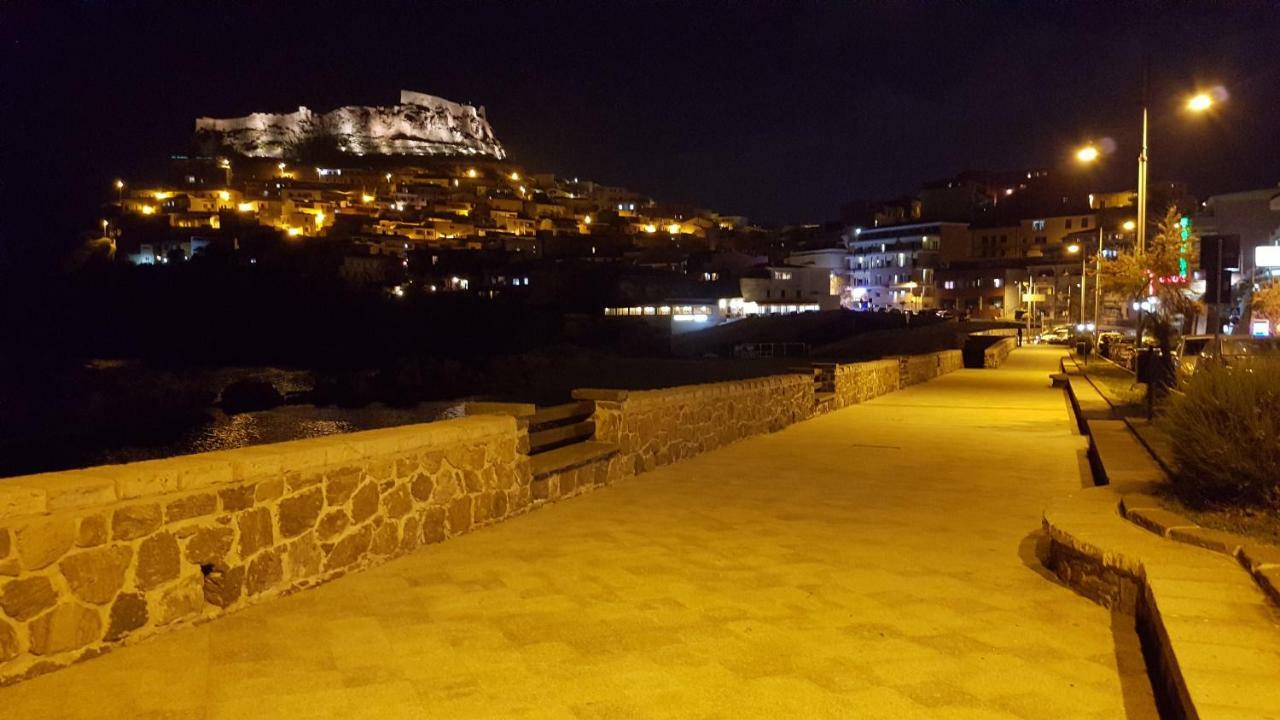 Castelsardo Con Vista Lägenhet Exteriör bild